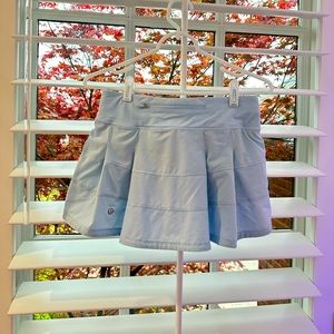 LULULEMON SKIRT! NEVER WORN! SIZE 4!